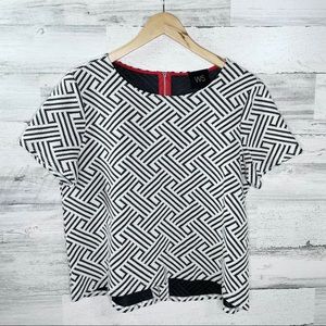 W5 Geometric Zipper-Back Black and White Top